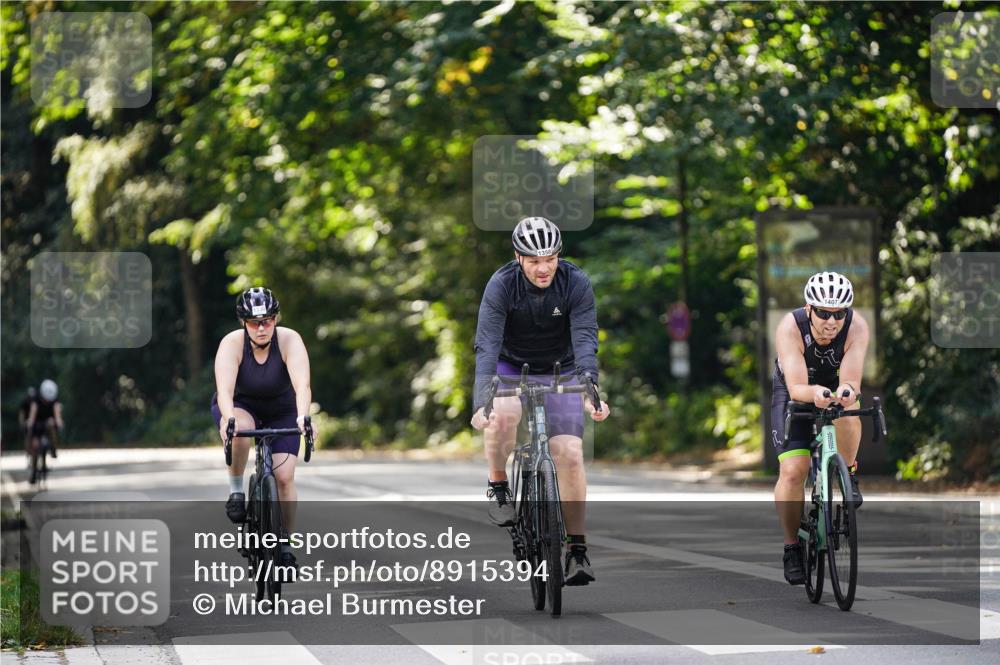 14.09.2025 - Stadtparktriathlon Michael Burmester http://msf.ph/oto/8915394 14.09.2025 12:56:39 Radfahren 1330, 1358, 1385, 1407 meine-sportfotos.de