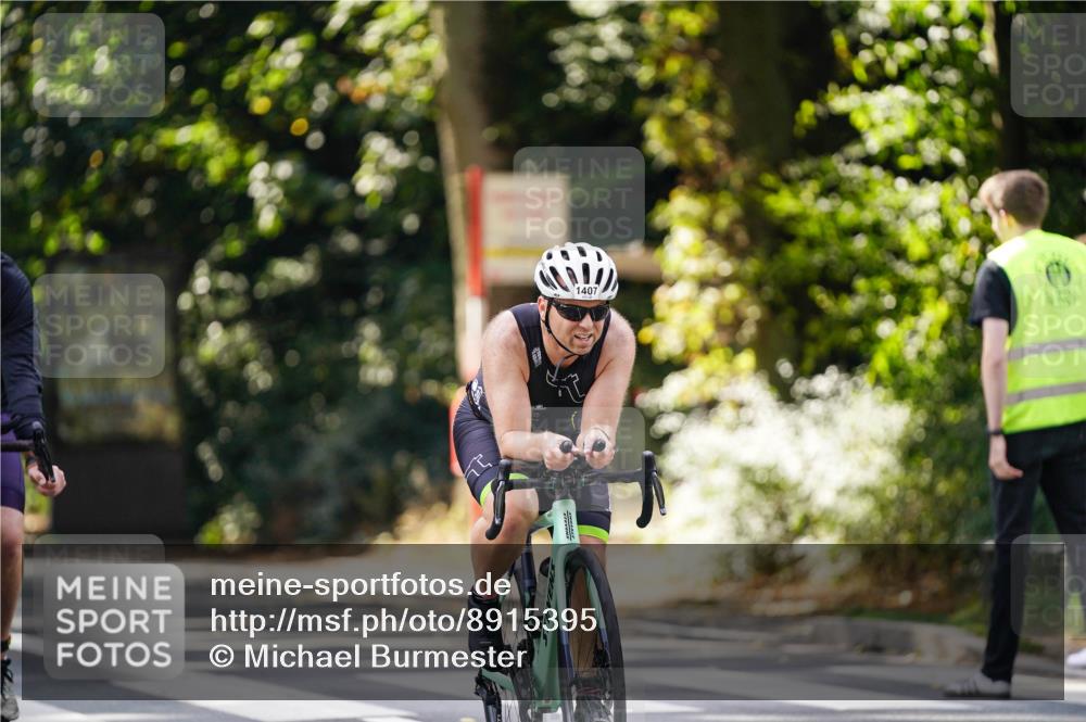 14.09.2025 - Stadtparktriathlon Michael Burmester http://msf.ph/oto/8915395 14.09.2025 12:56:40 Radfahren 1330, 1358, 1385, 1407 meine-sportfotos.de