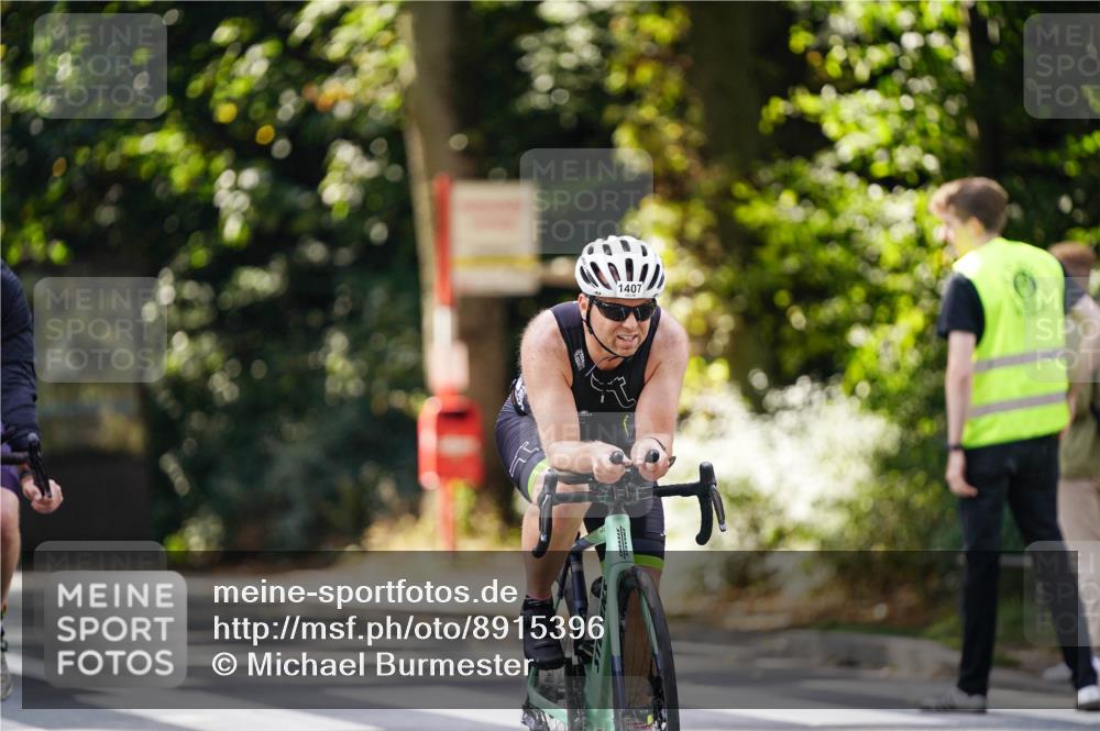 14.09.2025 - Stadtparktriathlon Michael Burmester http://msf.ph/oto/8915396 14.09.2025 12:56:40 Radfahren 1330, 1358, 1385, 1407 meine-sportfotos.de