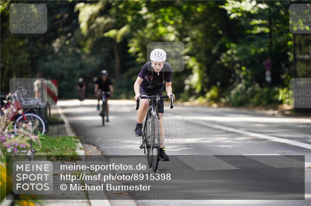 14.09.2025 - Stadtparktriathlon Michael Burmester http://msf.ph/oto/8915398 14.09.2025 12:56:47 Radfahren 1251, 1316, 1330, 1358 meine-sportfotos.de