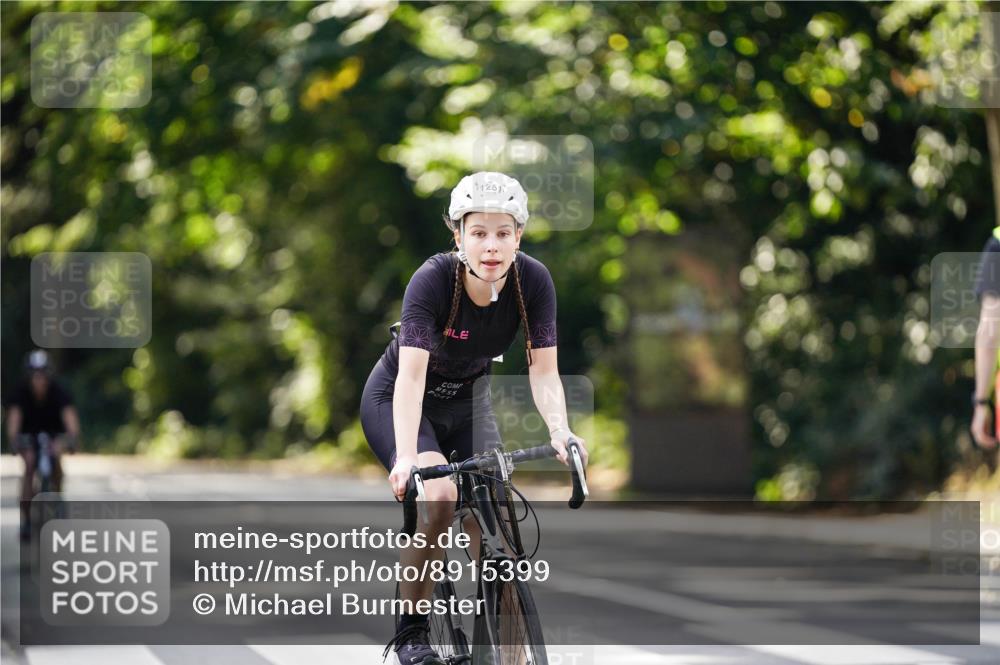 14.09.2025 - Stadtparktriathlon Michael Burmester http://msf.ph/oto/8915399 14.09.2025 12:56:48 Radfahren 1251, 1316, 1330, 1399 meine-sportfotos.de