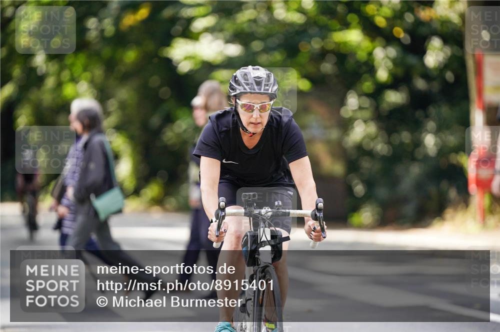 14.09.2025 - Stadtparktriathlon Michael Burmester http://msf.ph/oto/8915401 14.09.2025 12:56:52 Radfahren 1251, 1316, 1399 meine-sportfotos.de