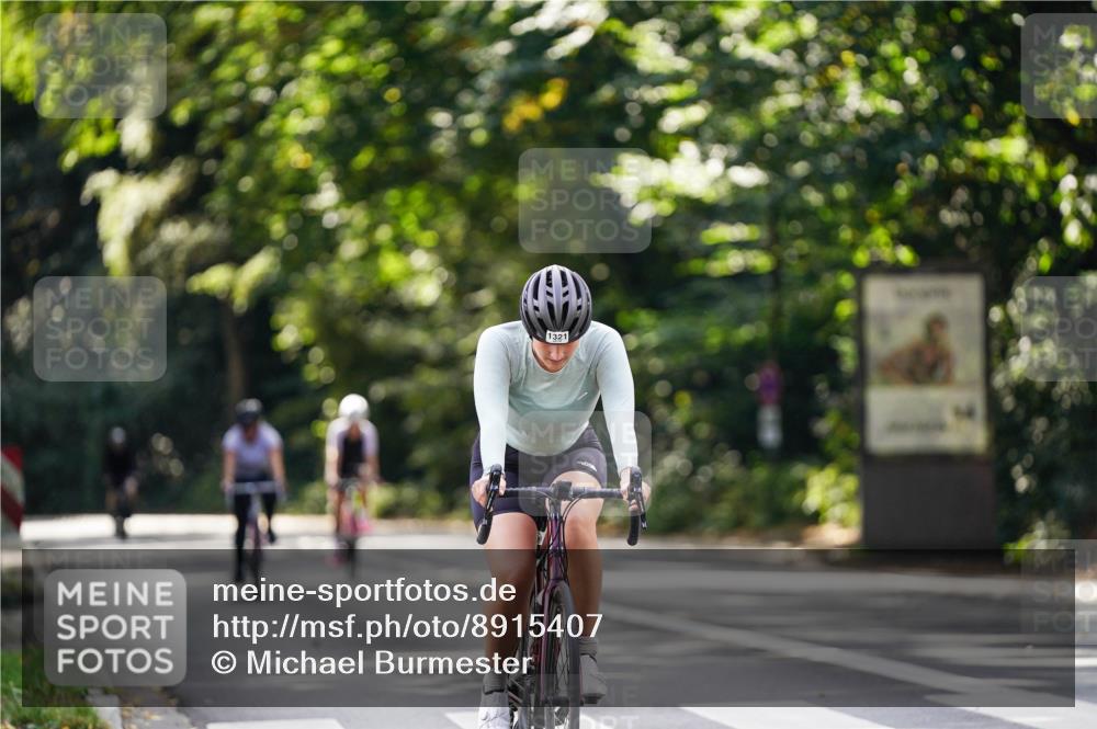 14.09.2025 - Stadtparktriathlon Michael Burmester http://msf.ph/oto/8915407 14.09.2025 12:57:02 Radfahren 1254, 1321, 1327, 1399 meine-sportfotos.de