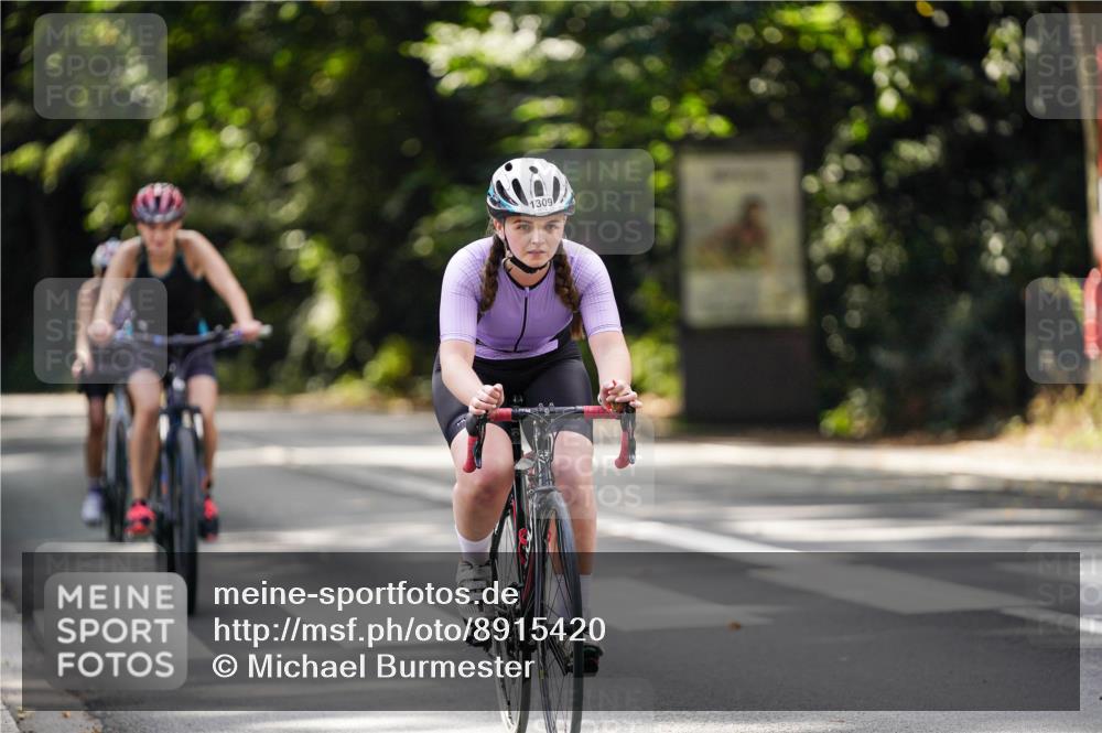 14.09.2025 - Stadtparktriathlon Michael Burmester http://msf.ph/oto/8915420 14.09.2025 12:57:34 Radfahren 1309, 1332, 1442 meine-sportfotos.de