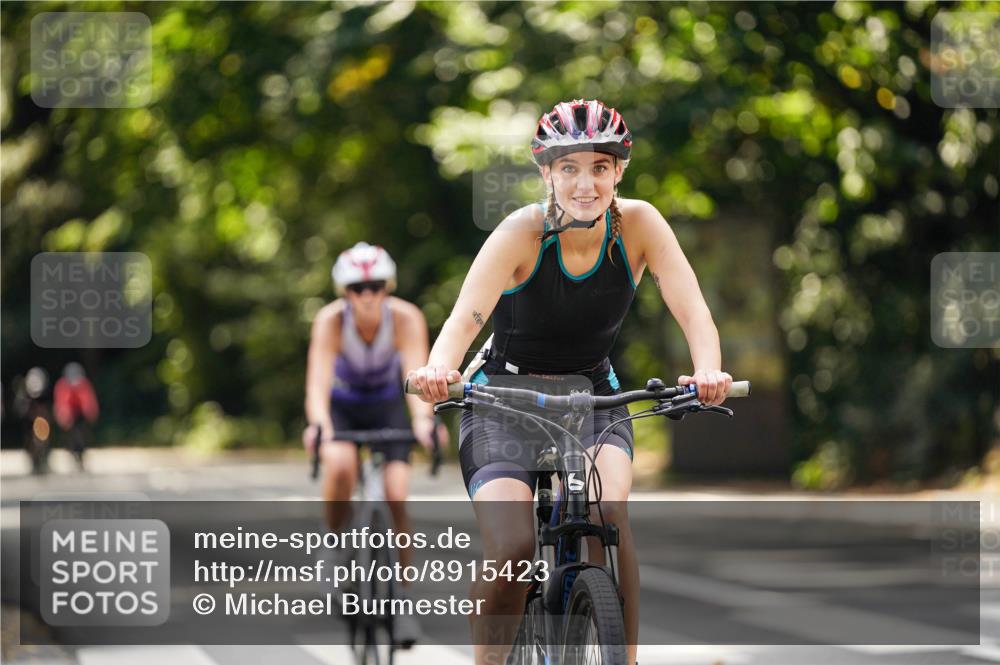 14.09.2025 - Stadtparktriathlon Michael Burmester http://msf.ph/oto/8915423 14.09.2025 12:57:36 Radfahren 1309, 1332, 1426, 1442 meine-sportfotos.de
