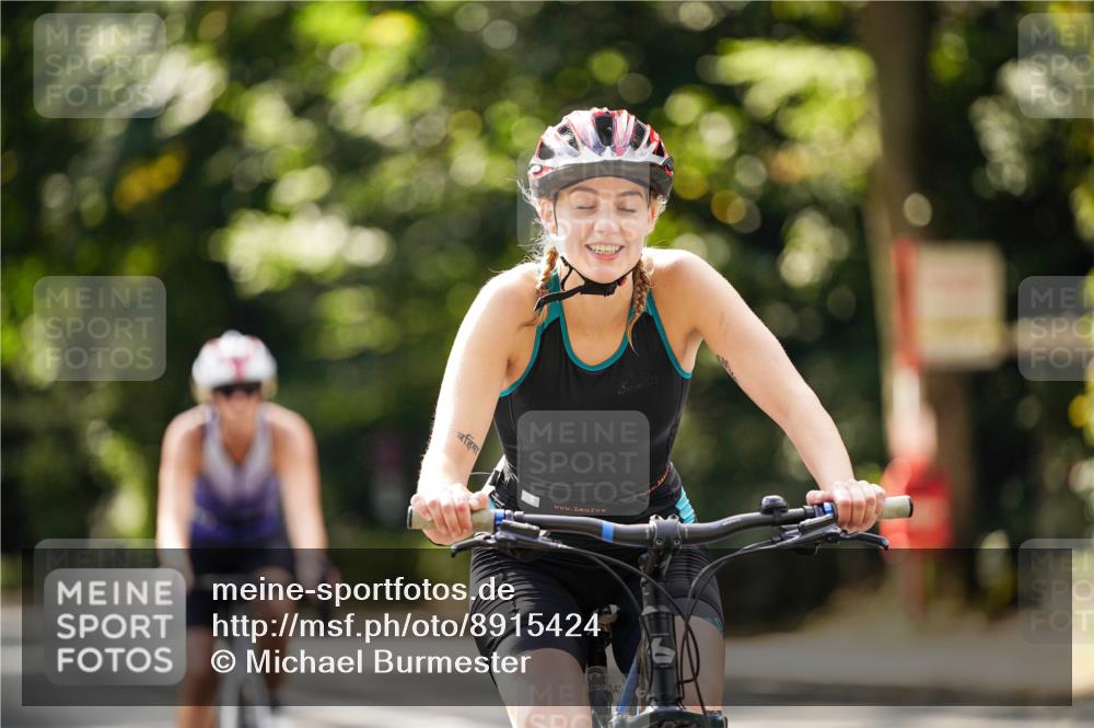 14.09.2025 - Stadtparktriathlon Michael Burmester http://msf.ph/oto/8915424 14.09.2025 12:57:36 Radfahren 1309, 1332, 1426, 1442 meine-sportfotos.de