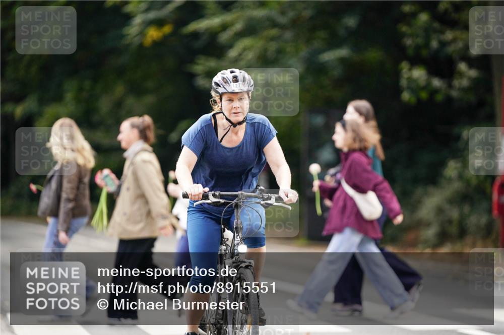 14.09.2025 - Stadtparktriathlon Michael Burmester http://msf.ph/oto/8915551 14.09.2025 12:59:57 Radfahren 1232, 1277, 1339, 1340, 1377, 1425, 1468, 1498 meine-sportfotos.de