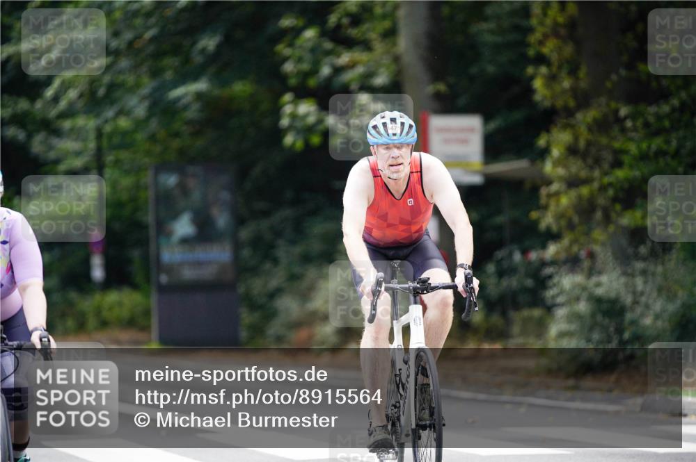 14.09.2025 - Stadtparktriathlon Michael Burmester http://msf.ph/oto/8915564 14.09.2025 13:00:24 Radfahren 1322, 1331, 1448, 1471 meine-sportfotos.de