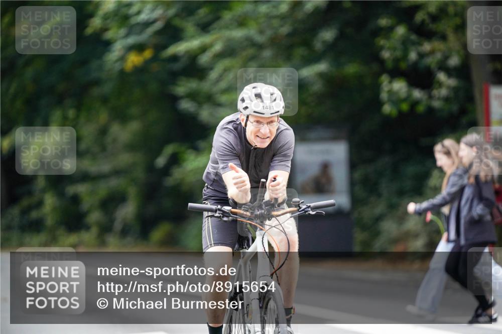 14.09.2025 - Stadtparktriathlon Michael Burmester http://msf.ph/oto/8915654 14.09.2025 13:01:45 Radfahren 1419, 1480, 1481 meine-sportfotos.de