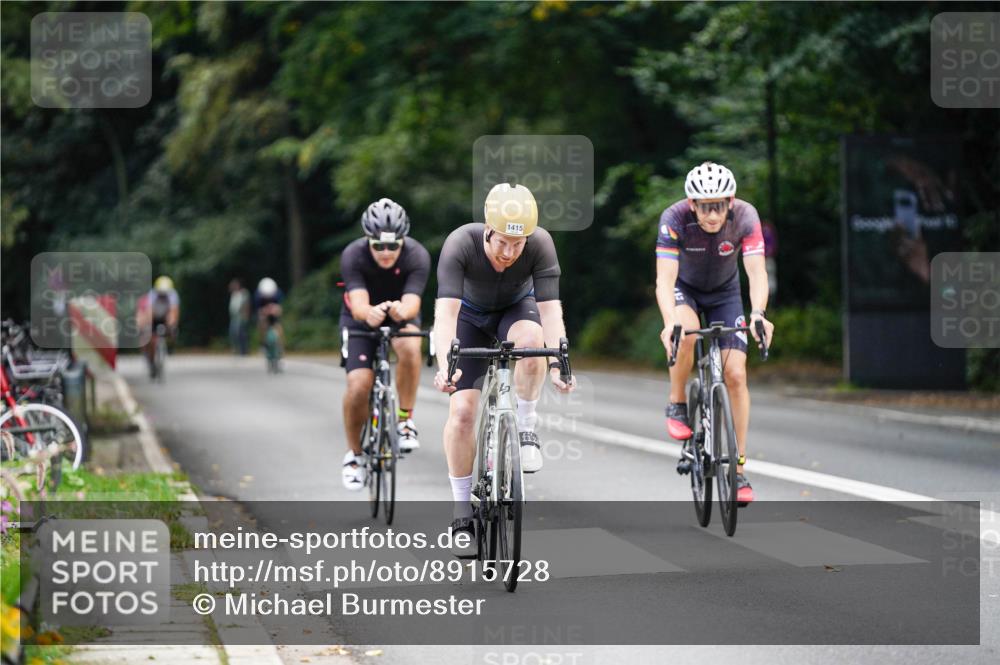 14.09.2025 - Stadtparktriathlon Michael Burmester http://msf.ph/oto/8915728 14.09.2025 13:03:18 Radfahren 1384, 1400, 1415, 1499 meine-sportfotos.de