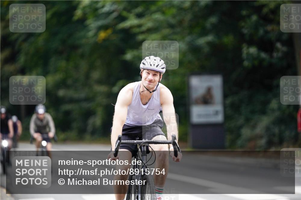 14.09.2025 - Stadtparktriathlon Michael Burmester http://msf.ph/oto/8915754 14.09.2025 13:03:33 Radfahren 1324, 1350, 1376, 1385, 1397, 1465, 1473, 1510 meine-sportfotos.de