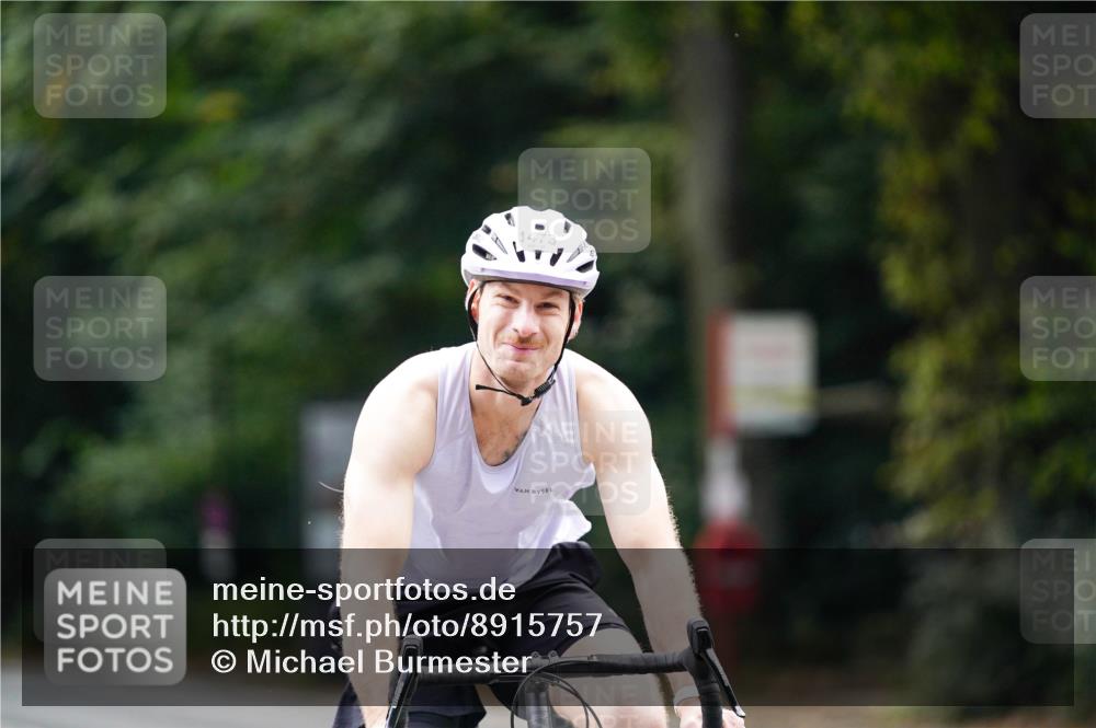 14.09.2025 - Stadtparktriathlon Michael Burmester http://msf.ph/oto/8915757 14.09.2025 13:03:34 Radfahren 1324, 1350, 1376, 1385, 1397, 1465, 1473 meine-sportfotos.de