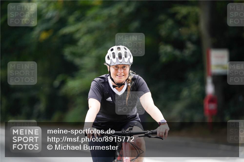 14.09.2025 - Stadtparktriathlon Michael Burmester http://msf.ph/oto/8915772 14.09.2025 13:03:40 Radfahren 1324, 1326, 1350, 1357, 1385, 1465, 1473 meine-sportfotos.de