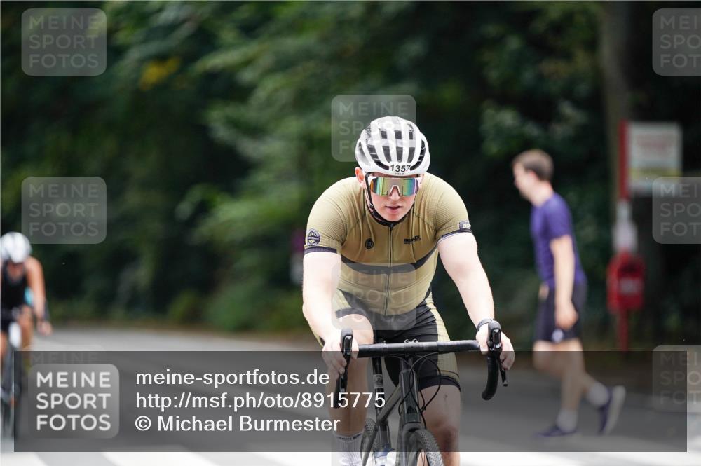 14.09.2025 - Stadtparktriathlon Michael Burmester http://msf.ph/oto/8915775 14.09.2025 13:03:44 Radfahren 1326, 1350, 1357, 1374, 1385, 1389, 1465 meine-sportfotos.de