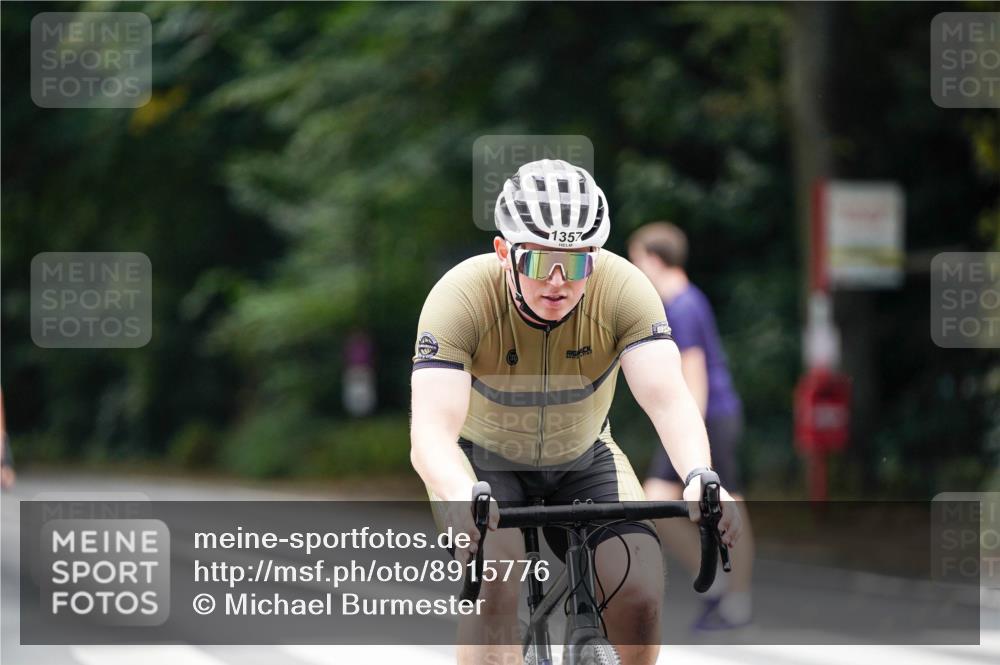 14.09.2025 - Stadtparktriathlon Michael Burmester http://msf.ph/oto/8915776 14.09.2025 13:03:44 Radfahren 1326, 1350, 1357, 1374, 1385, 1389, 1465 meine-sportfotos.de