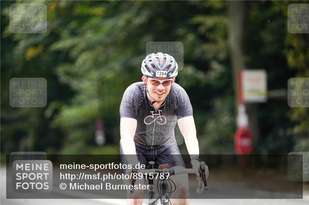 14.09.2025 - Stadtparktriathlon Michael Burmester http://msf.ph/oto/8915787 14.09.2025 13:03:55 Radfahren 1374, 1389, 1394, 1399 meine-sportfotos.de