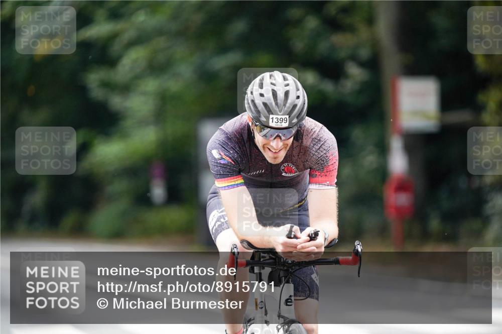 14.09.2025 - Stadtparktriathlon Michael Burmester http://msf.ph/oto/8915791 14.09.2025 13:03:59 Radfahren 1370, 1394, 1399 meine-sportfotos.de
