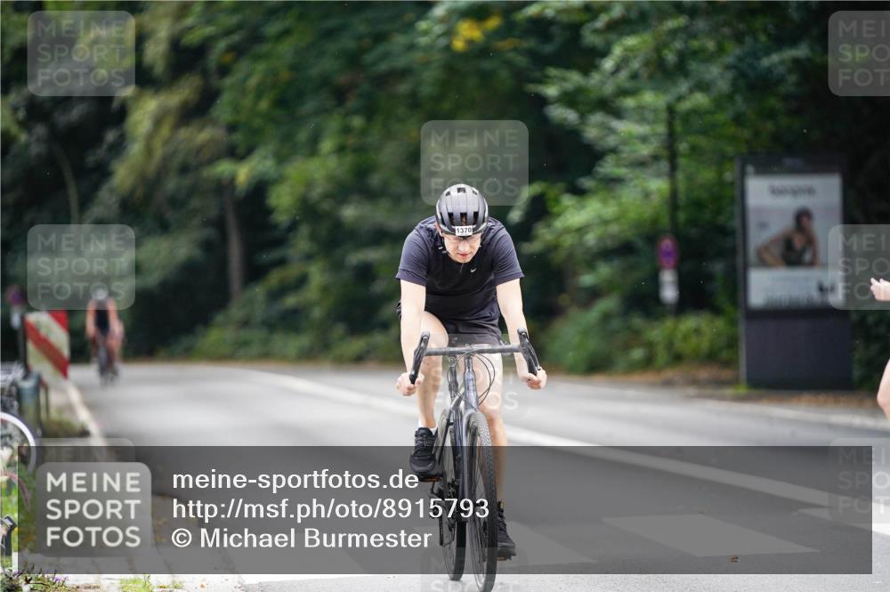 14.09.2025 - Stadtparktriathlon Michael Burmester http://msf.ph/oto/8915793 14.09.2025 13:04:04 Radfahren 1370, 1399 meine-sportfotos.de