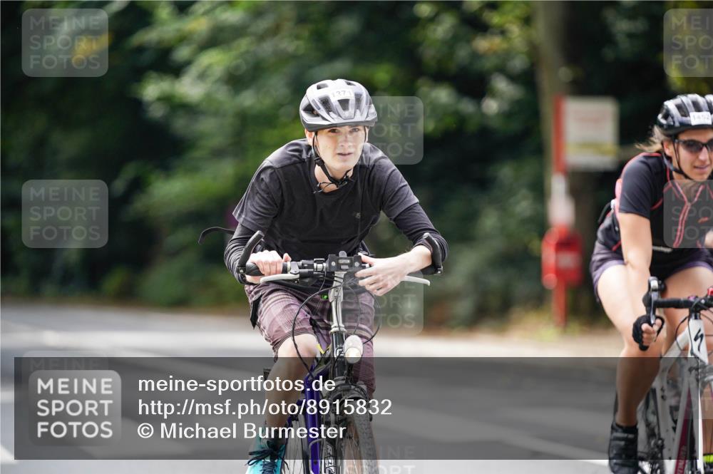 14.09.2025 - Stadtparktriathlon Michael Burmester http://msf.ph/oto/8915832 14.09.2025 13:06:33 Radfahren 1371, 1381, 1391, 1396, 1413, 1452 meine-sportfotos.de