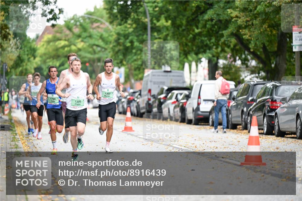 21.09.2025 - PSD Bank Halbmarathon Dr. Thomas Lammeyer http://msf.ph/oto/8916439 21.09.2025 10:29:06 Laufen 1455, 1799, 1306, 1307, 21 meine-sportfotos.de