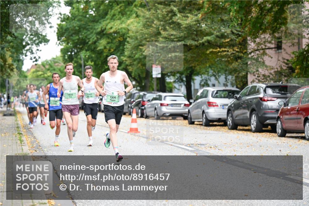 21.09.2025 - PSD Bank Halbmarathon Dr. Thomas Lammeyer http://msf.ph/oto/8916457 21.09.2025 10:29:09 Laufen 1799, 1833, 1307, 1306 meine-sportfotos.de