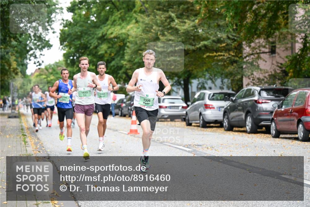 21.09.2025 - PSD Bank Halbmarathon Dr. Thomas Lammeyer http://msf.ph/oto/8916460 21.09.2025 10:29:10 Laufen 1799, 1833, 1307, 1306 meine-sportfotos.de