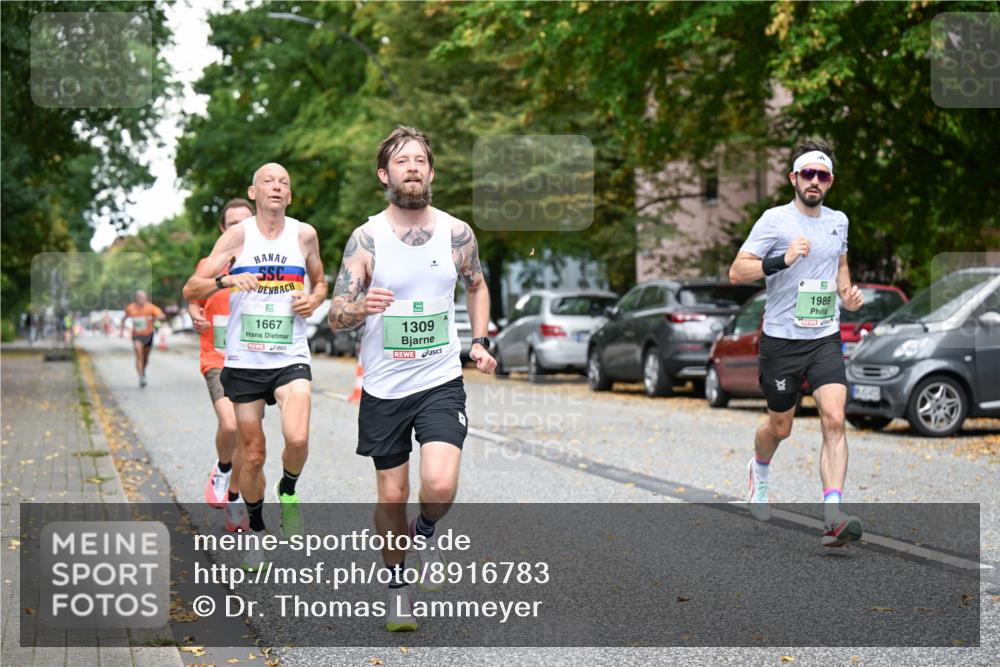 21.09.2025 - PSD Bank Halbmarathon Dr. Thomas Lammeyer http://msf.ph/oto/8916783 21.09.2025 10:30:57 Laufen 1667, 1309, 1989 meine-sportfotos.de