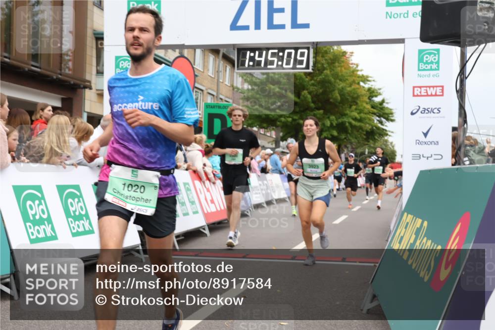 21.09.2025 - PSD Bank Halbmarathon Strokosch-Dieckow http://msf.ph/oto/8917584 21.09.2025 11:44:32 Ziel 1020, 1743, 1966, 1997, 2173, 2184, 2386, 3923, 4057 meine-sportfotos.de