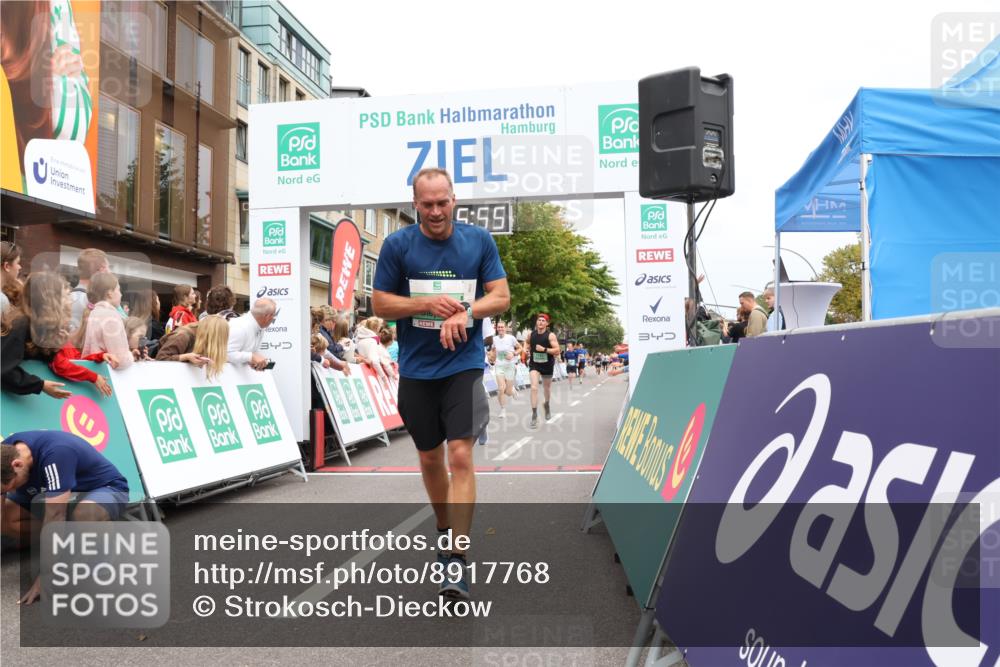 21.09.2025 - PSD Bank Halbmarathon Strokosch-Dieckow http://msf.ph/oto/8917768 21.09.2025 11:45:18 Ziel 1123, 1722, 1774, 1958, 2136, 2501, 3925 meine-sportfotos.de