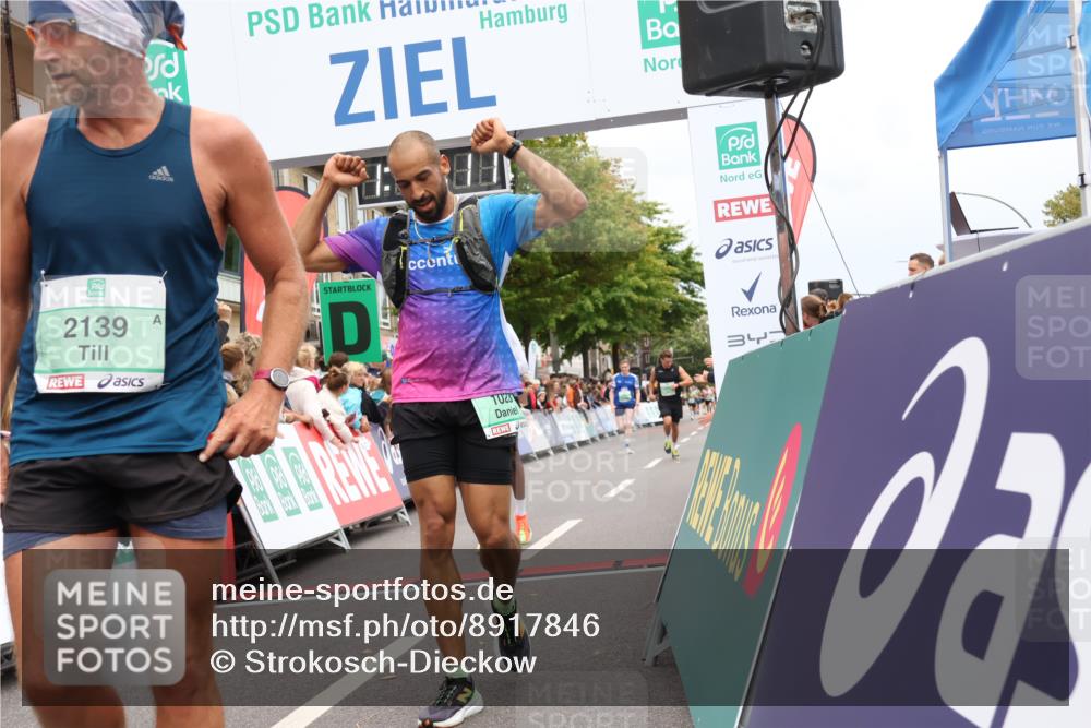 21.09.2025 - PSD Bank Halbmarathon Strokosch-Dieckow http://msf.ph/oto/8917846 21.09.2025 11:45:35 Ziel 1023, 1041, 2139, 2143, 2606, 2939 meine-sportfotos.de