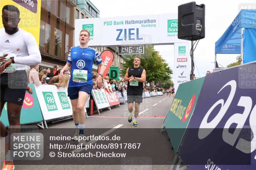 21.09.2025 - PSD Bank Halbmarathon Strokosch-Dieckow http://msf.ph/oto/8917867 21.09.2025 11:45:39 Ziel 1023, 1041, 2139, 2143, 2939 meine-sportfotos.de
