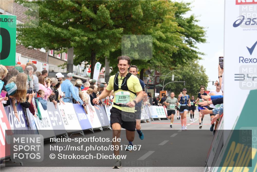 21.09.2025 - PSD Bank Halbmarathon Strokosch-Dieckow http://msf.ph/oto/8917967 21.09.2025 11:46:12 Ziel 2141, 2229, 2235 meine-sportfotos.de