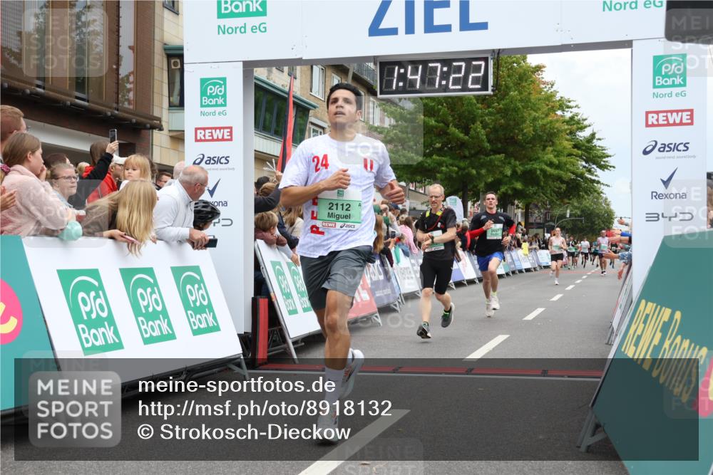 21.09.2025 - PSD Bank Halbmarathon Strokosch-Dieckow http://msf.ph/oto/8918132 21.09.2025 11:46:46 Ziel 1321, 1583, 2112, 2391, 2657, 2919 meine-sportfotos.de