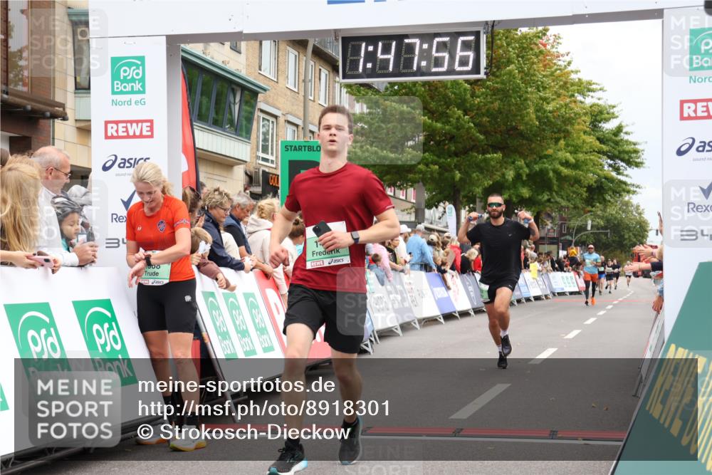 21.09.2025 - PSD Bank Halbmarathon Strokosch-Dieckow http://msf.ph/oto/8918301 21.09.2025 11:47:19 Ziel 1403, 1965, 2232, 2478 meine-sportfotos.de