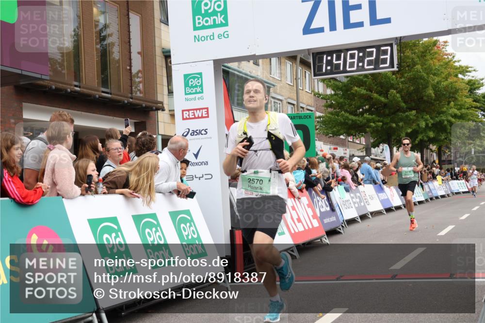 21.09.2025 - PSD Bank Halbmarathon Strokosch-Dieckow http://msf.ph/oto/8918387 21.09.2025 11:47:46 Ziel 2276, 2570, 2971 meine-sportfotos.de