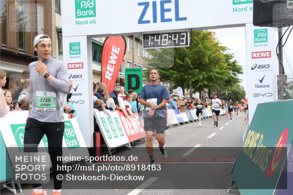 21.09.2025 - PSD Bank Halbmarathon Strokosch-Dieckow http://msf.ph/oto/8918463 21.09.2025 11:48:06 Ziel 1081, 1412, 1962, 2193, 2233, 2394, 2725, 4054 meine-sportfotos.de