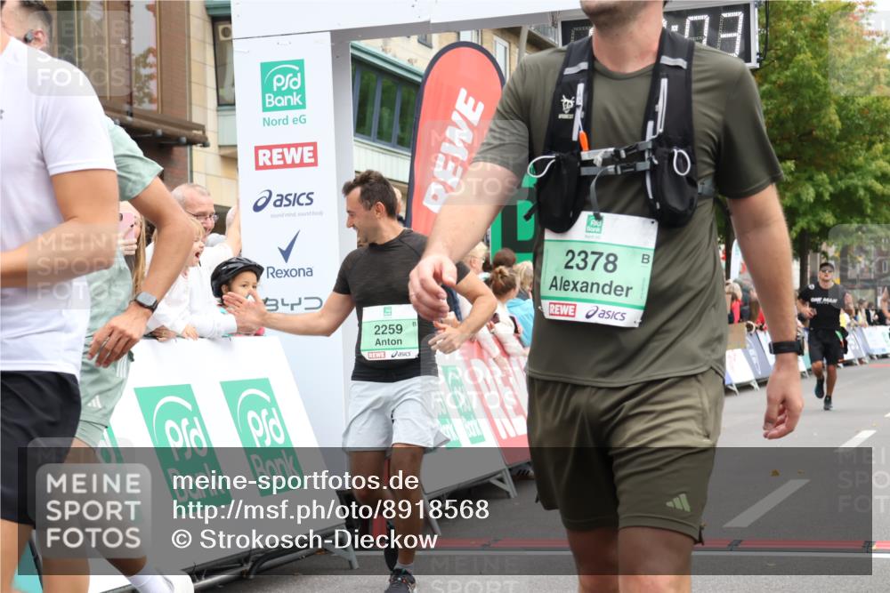 21.09.2025 - PSD Bank Halbmarathon Strokosch-Dieckow http://msf.ph/oto/8918568 21.09.2025 11:48:27 Ziel 1311, 1529, 1624, 1942, 2259, 2293, 2378, 2880, 3169, 3921, 3926 meine-sportfotos.de