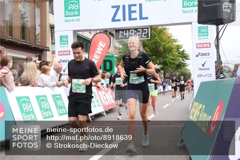 21.09.2025 - PSD Bank Halbmarathon Strokosch-Dieckow http://msf.ph/oto/8918639 21.09.2025 11:48:45 Ziel 1719, 2182, 2260, 2415, 2421, 2561, 2564, 3088, 3288 meine-sportfotos.de