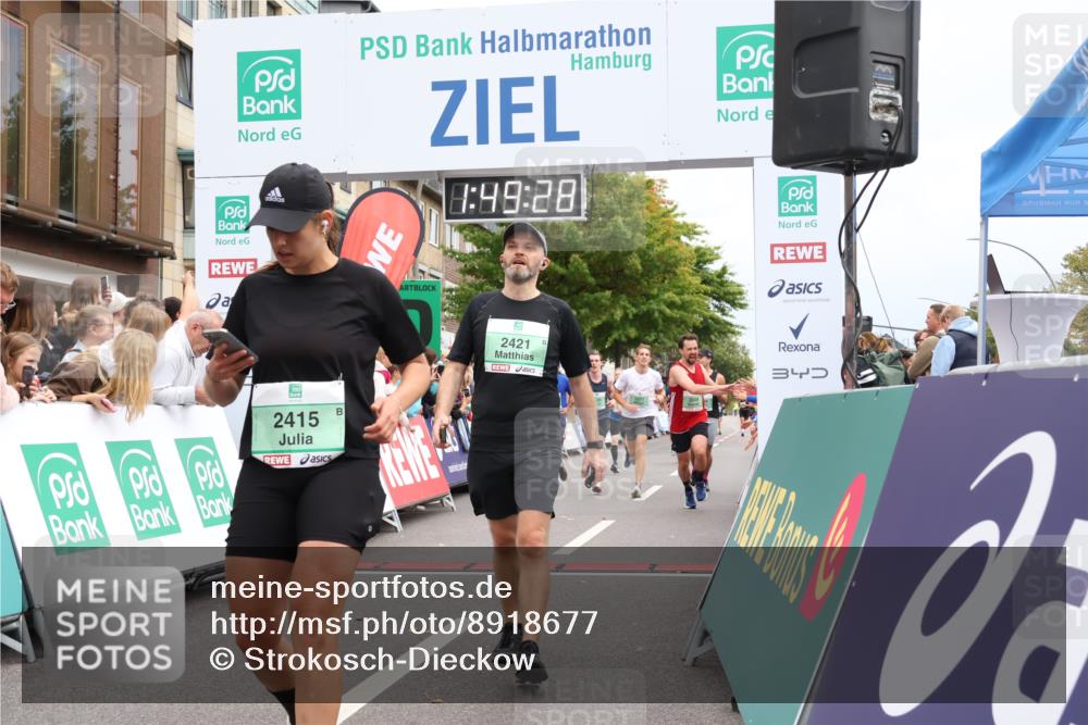 21.09.2025 - PSD Bank Halbmarathon Strokosch-Dieckow http://msf.ph/oto/8918677 21.09.2025 11:48:52 Ziel 1129, 1271, 1719, 1983, 1987, 2004, 2106, 2182, 2214, 2260, 2415, 2421, 2438, 2445, 2564, 3088 meine-sportfotos.de