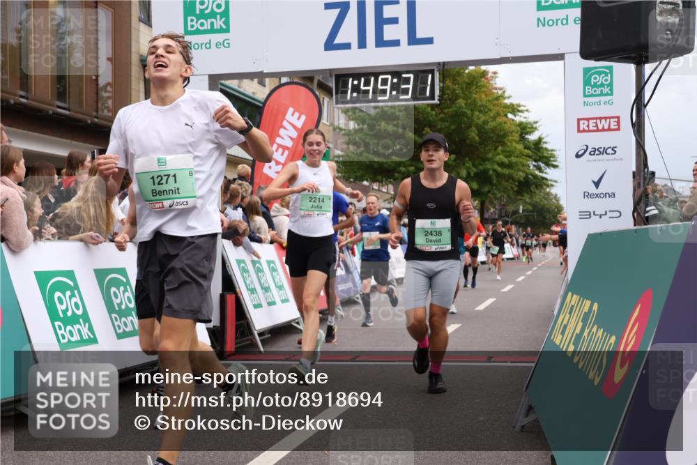 21.09.2025 - PSD Bank Halbmarathon Strokosch-Dieckow http://msf.ph/oto/8918694 21.09.2025 11:48:54 Ziel 1129, 1271, 1983, 1987, 2004, 2053, 2106, 2214, 2415, 2421, 2438, 2445, 3088 meine-sportfotos.de