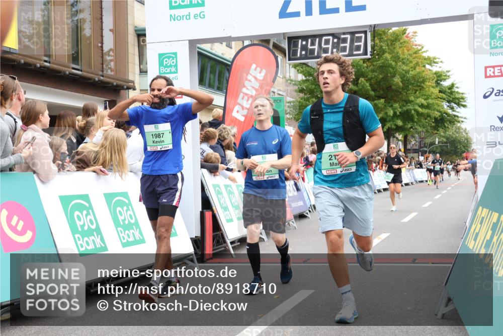 21.09.2025 - PSD Bank Halbmarathon Strokosch-Dieckow http://msf.ph/oto/8918710 21.09.2025 11:48:57 Ziel 1129, 1271, 1983, 1987, 2004, 2053, 2106, 2214, 2415, 2419, 2421, 2438, 2445 meine-sportfotos.de