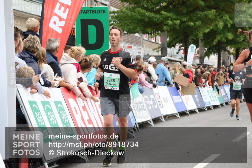 21.09.2025 - PSD Bank Halbmarathon Strokosch-Dieckow http://msf.ph/oto/8918734 21.09.2025 11:49:02 Ziel 1987, 2053, 2106, 2214, 2307, 2335, 2419, 2445 meine-sportfotos.de