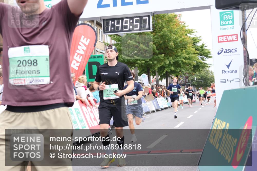 21.09.2025 - PSD Bank Halbmarathon Strokosch-Dieckow http://msf.ph/oto/8918818 21.09.2025 11:49:20 Ziel 1195, 1257, 1692, 2098, 2251, 2480, 2993, 3896 meine-sportfotos.de