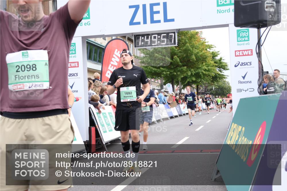 21.09.2025 - PSD Bank Halbmarathon Strokosch-Dieckow http://msf.ph/oto/8918821 21.09.2025 11:49:21 Ziel 1195, 1257, 1692, 2098, 2251, 2480, 2993, 3896 meine-sportfotos.de