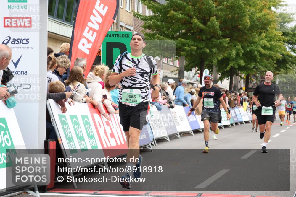 21.09.2025 - PSD Bank Halbmarathon Strokosch-Dieckow http://msf.ph/oto/8918918 21.09.2025 11:49:42 Ziel 1233, 1657, 2101, 2322, 2376, 2830, 3055 meine-sportfotos.de
