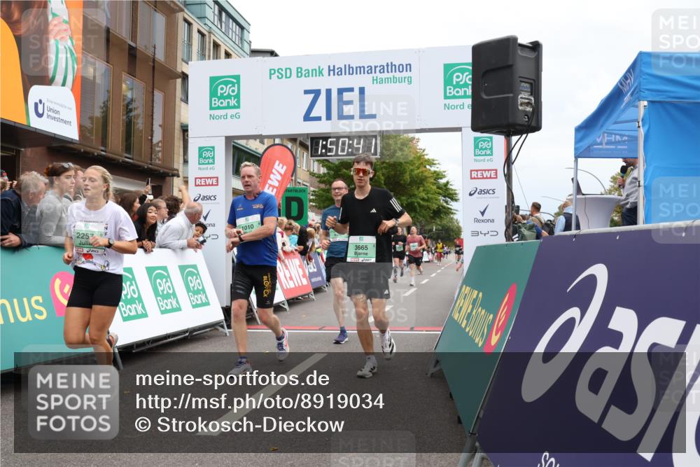 21.09.2025 - PSD Bank Halbmarathon Strokosch-Dieckow http://msf.ph/oto/8919034 21.09.2025 11:50:04 Ziel 1010, 1221, 1328, 2056, 2257, 2677, 3086, 3665, 3941 meine-sportfotos.de