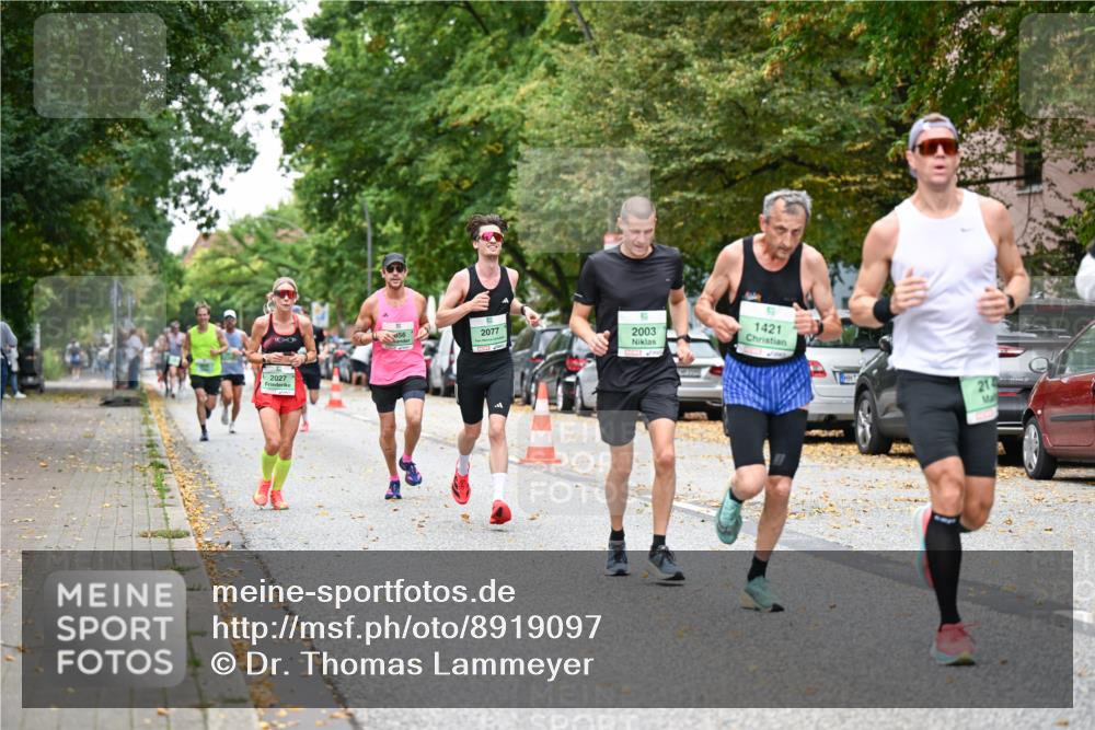 21.09.2025 - PSD Bank Halbmarathon Dr. Thomas Lammeyer http://msf.ph/oto/8919097 21.09.2025 10:36:59 Laufen 2027, 56, 2077, 2003, 1421 meine-sportfotos.de