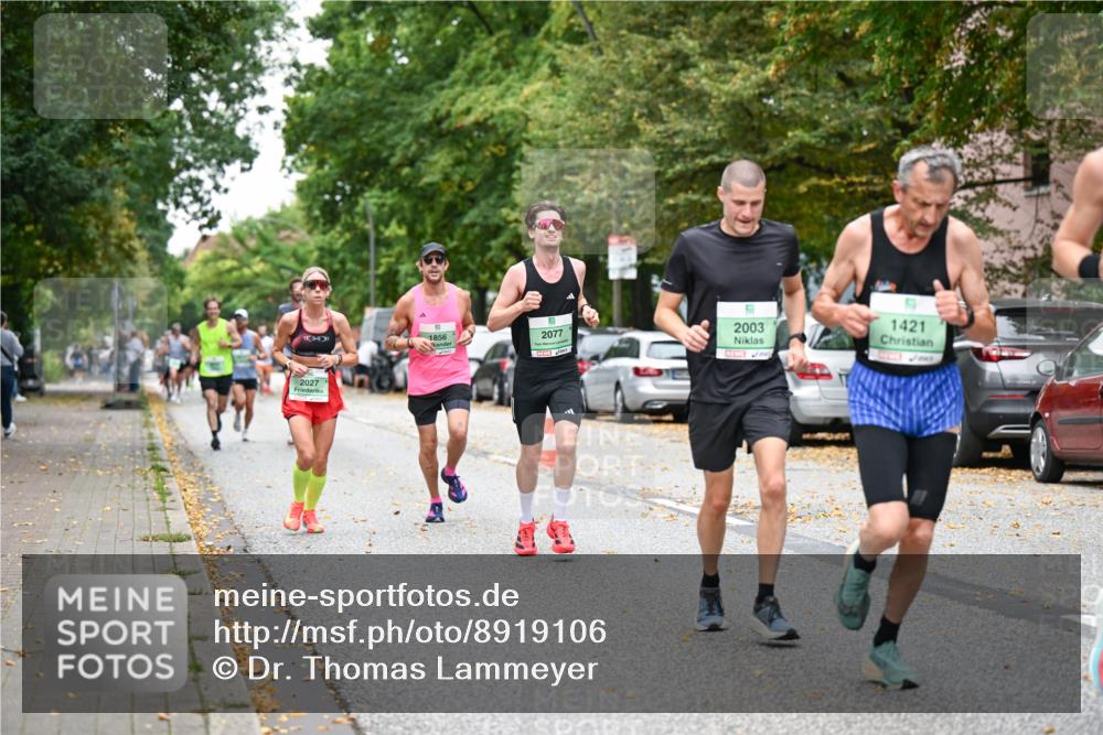 21.09.2025 - PSD Bank Halbmarathon Dr. Thomas Lammeyer http://msf.ph/oto/8919106 21.09.2025 10:37:00 Laufen 1856, 2077, 2003, 2027, 1421 meine-sportfotos.de