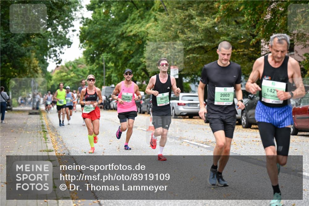 21.09.2025 - PSD Bank Halbmarathon Dr. Thomas Lammeyer http://msf.ph/oto/8919109 21.09.2025 10:37:00 Laufen 1856, 2077, 2003, 142 meine-sportfotos.de