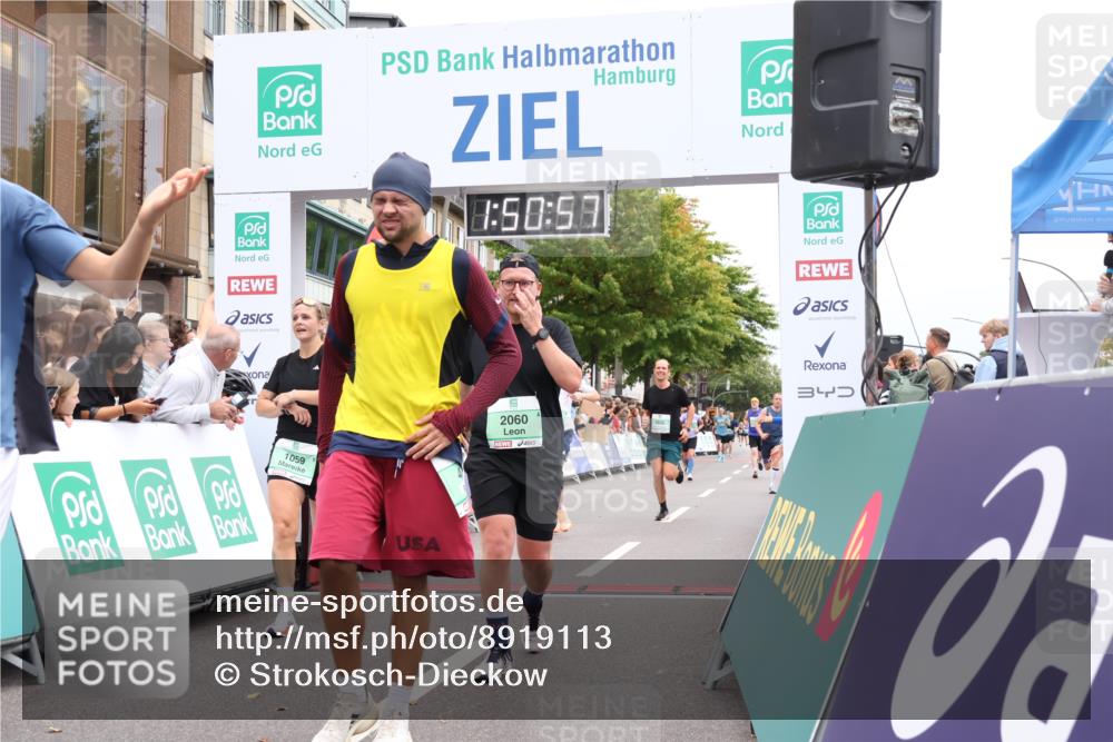 21.09.2025 - PSD Bank Halbmarathon Strokosch-Dieckow http://msf.ph/oto/8919113 21.09.2025 11:50:20 Ziel 1059, 2060, 2334, 2387, 2414, 2455, 3932, 4002 meine-sportfotos.de